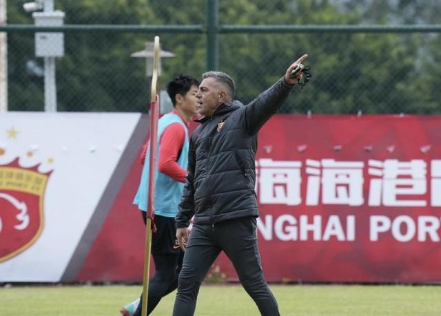 1766387173443058179.jpg 阿洛伊西 01.jpg