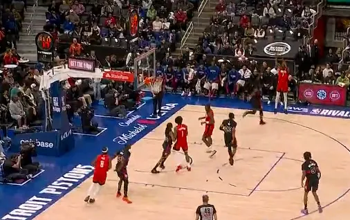 开云登录入口地址-杜兰特接球三分再中，火箭领先活塞到11分分差