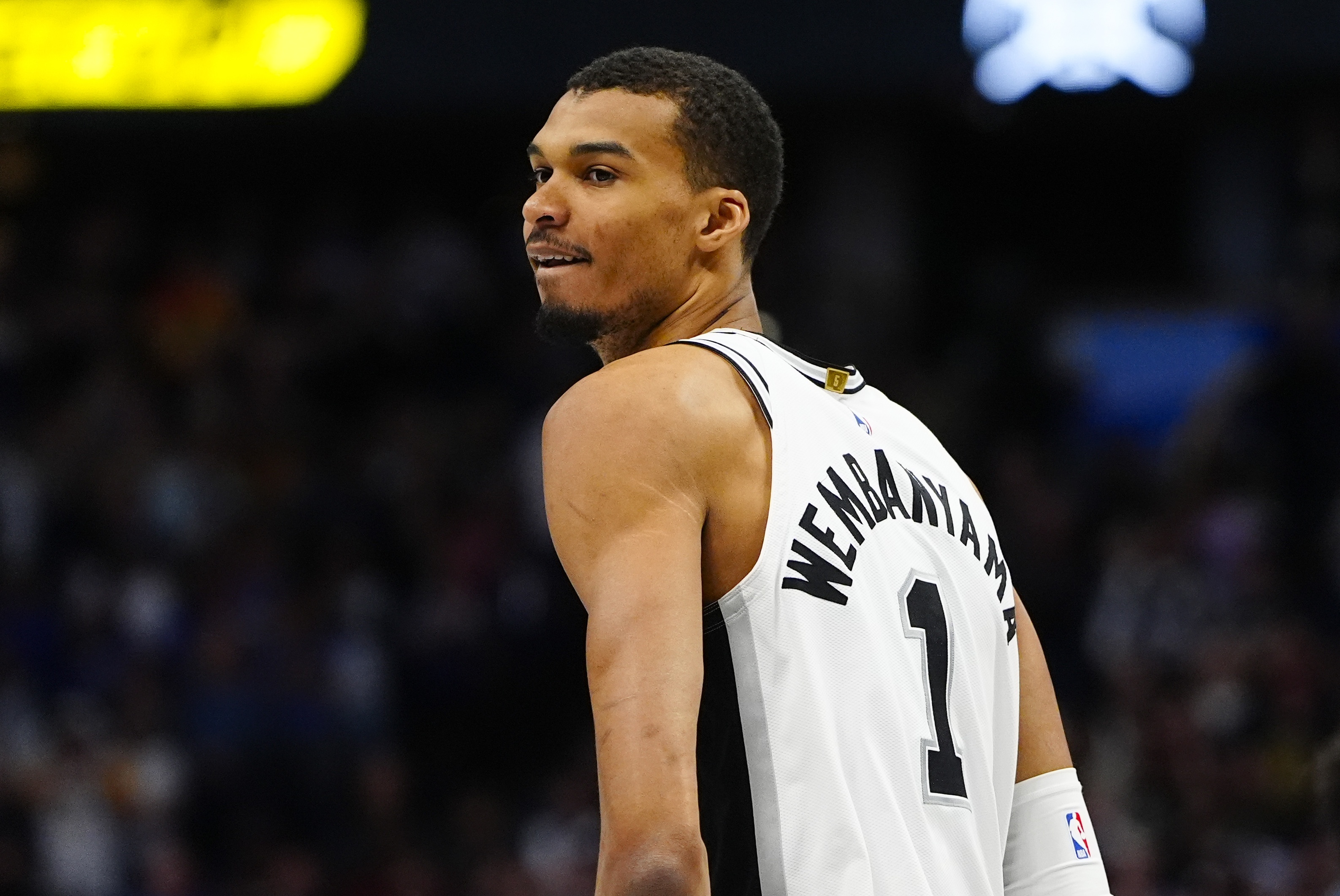 开云登录入口地址-麦克斯维尔：帕金斯说文班将成历史前4 那谁会被他挤掉呢